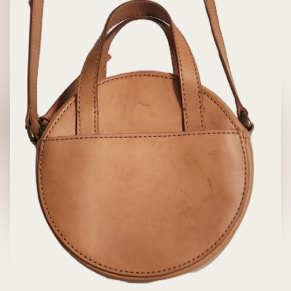 Madewell Round Mini Crossbody Bag in Tan